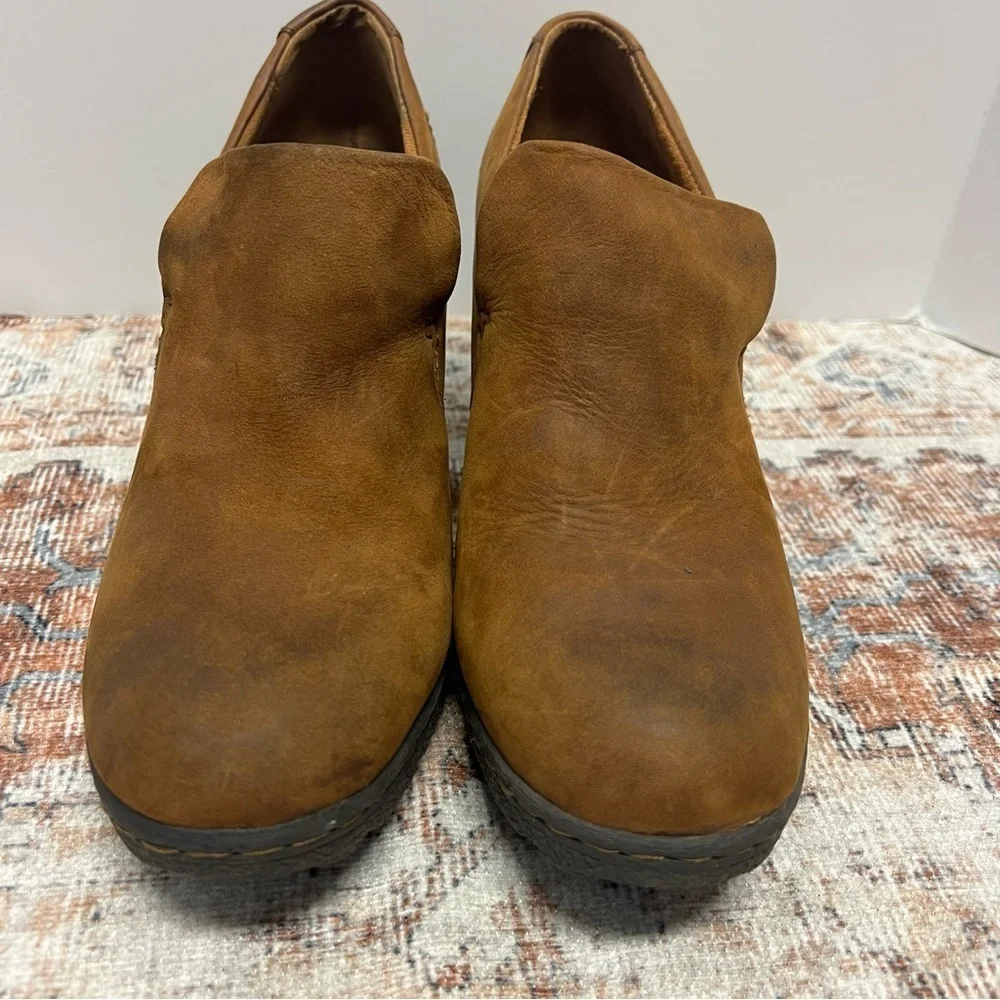 BOC Born Womens Carla Brown Booties Distressed Leather Slip On Heeled Boots 8.5M